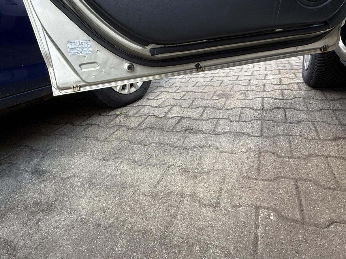 Mazda 3 BK original Tür vorn links 24E Sparkling Silver Fließheck Rohbau BJ05